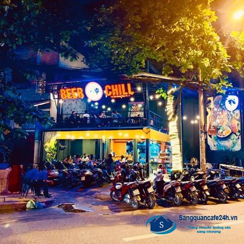 Sang nhanh quán ốc Chill Beer 2 mặt tiền đang kinh doanh, trung tâm dân cư đông đúc, nằm giữa Hoàng Sa và Trần Văn Đang - Quận 3. 