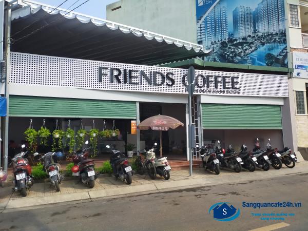 Cần sang nhanh quán cafe mặt tiền đường, nằm khu dân cư đông đúc, khu vực nhiều hãng xe. 