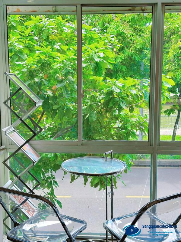 Sang quán cafe