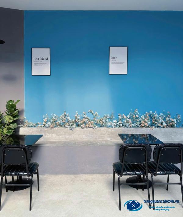 Sang quán cafe