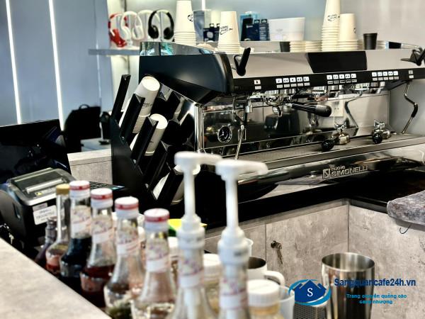 Sang quán cafe