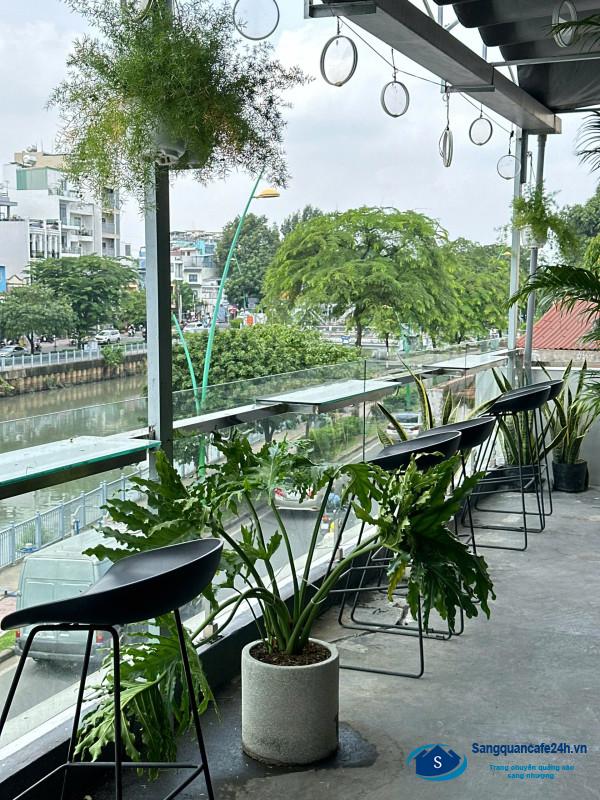 Sang quán cafe