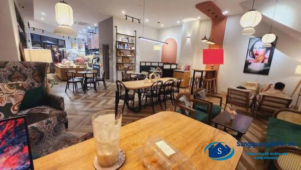 Sang quán cafe