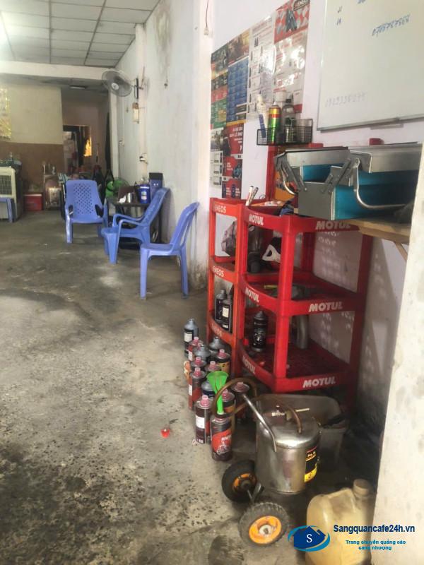 Sang tiệm rửa - sửa xe