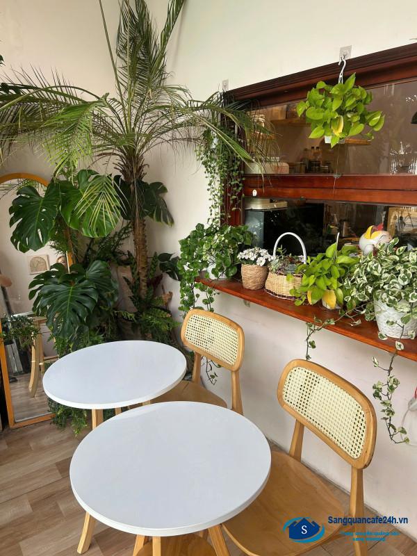 Sang quán cafe
