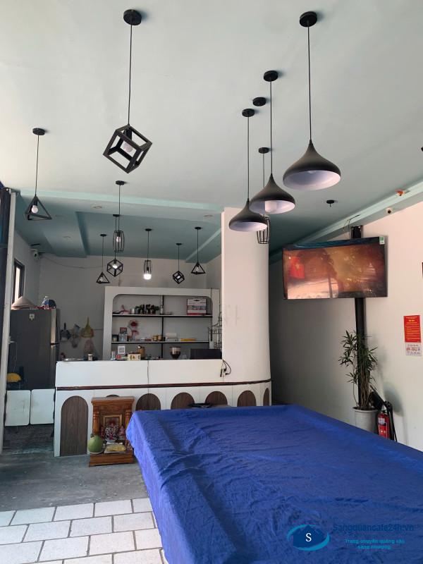 Sang quán cafe
