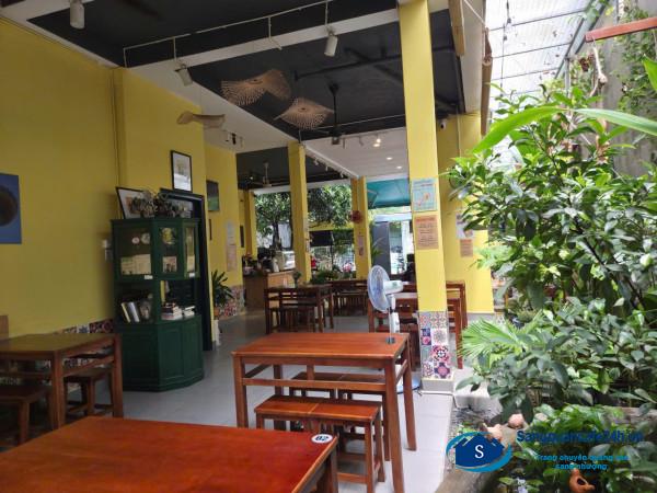 Sang quán cafe