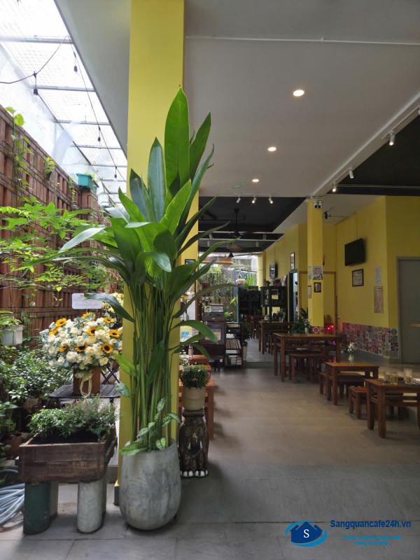 Sang quán cafe