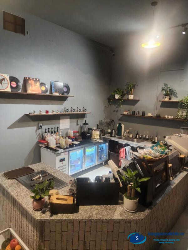 Sang quán cafe