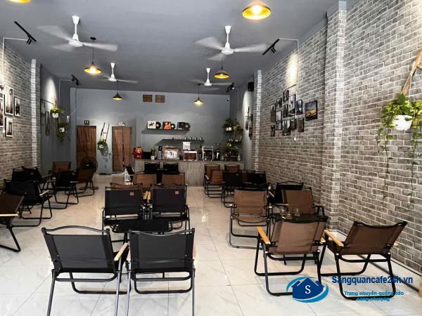 Sang quán cafe