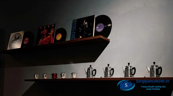 Sang quán cafe