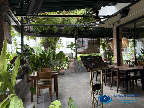 Sang nhà hàng Sang nhà hàng