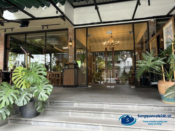 Sang nhà hàng Sang nhà hàng