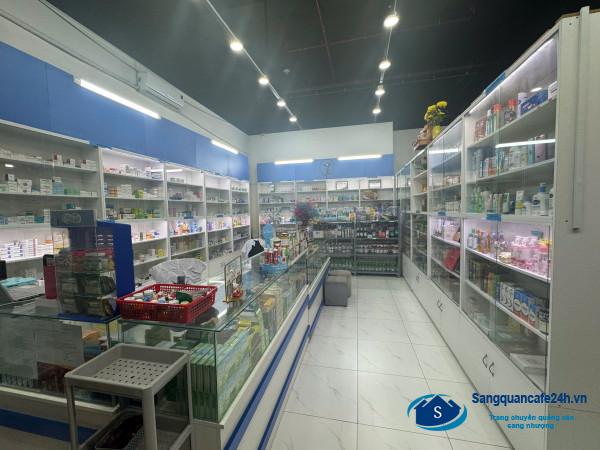 Sang nhà thuốc tây