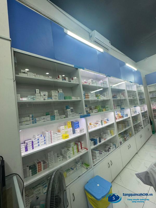 Sang nhà thuốc tây