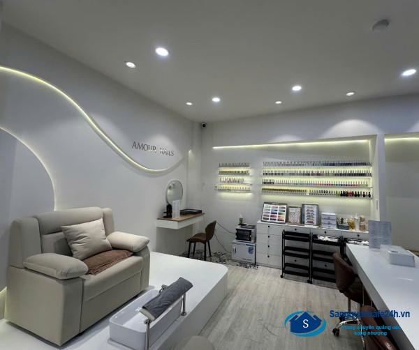 Sang tiệm tóc - nail