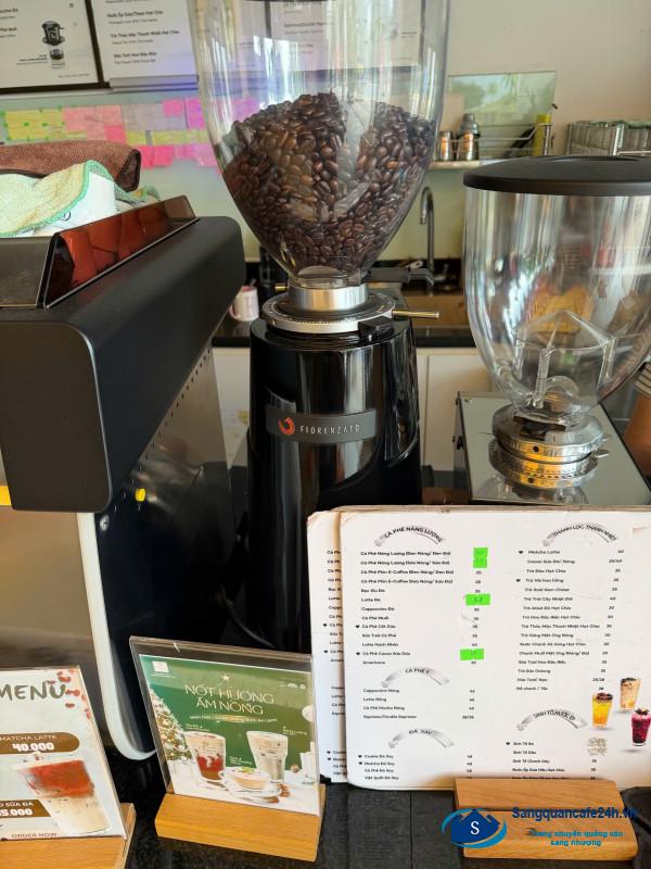 Sang quán cafe