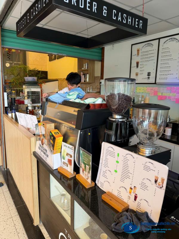 Sang quán cafe