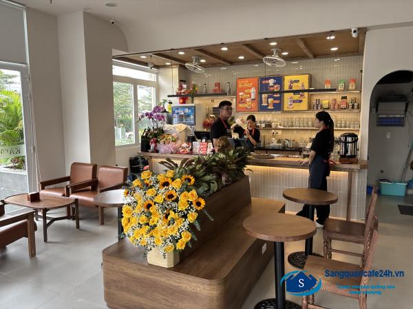 Sang quán cafe