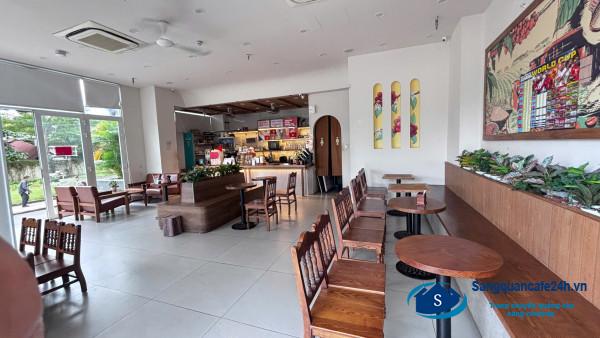 Sang quán cafe
