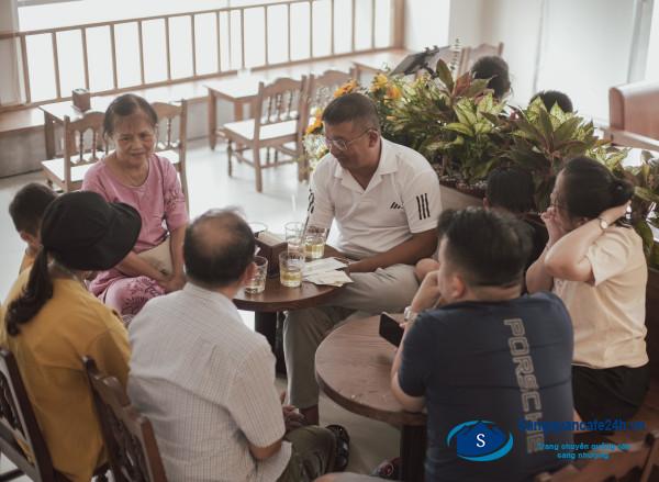 Sang quán cafe