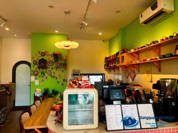 Sang quán cafe