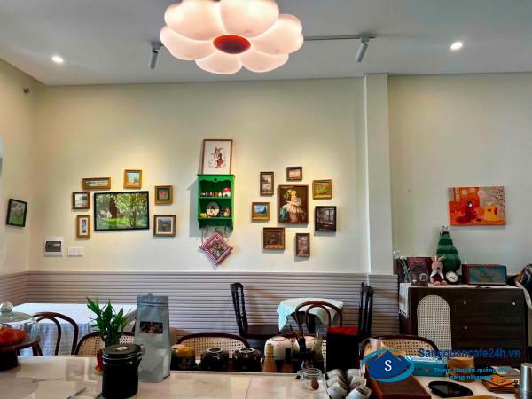 Sang quán cafe