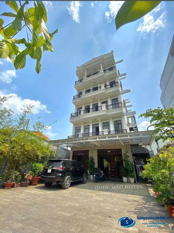 Sang khách sạn