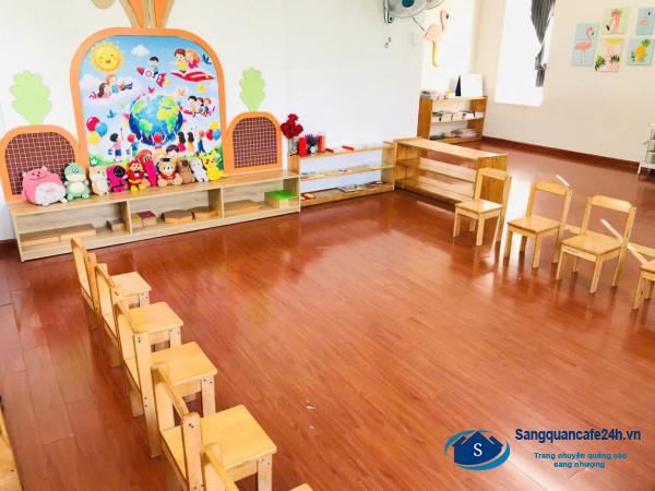 Sang trường mầm non