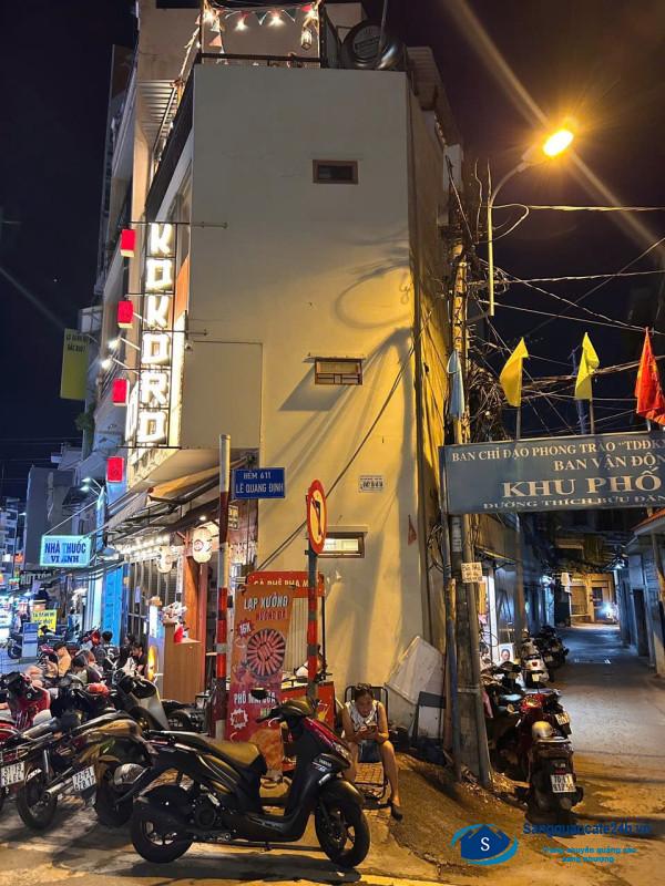 Sang quán cafe